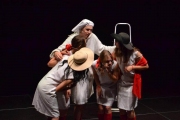 Grupa teatralna Drama Art w spektaklu "Serenada" z okazji DEN